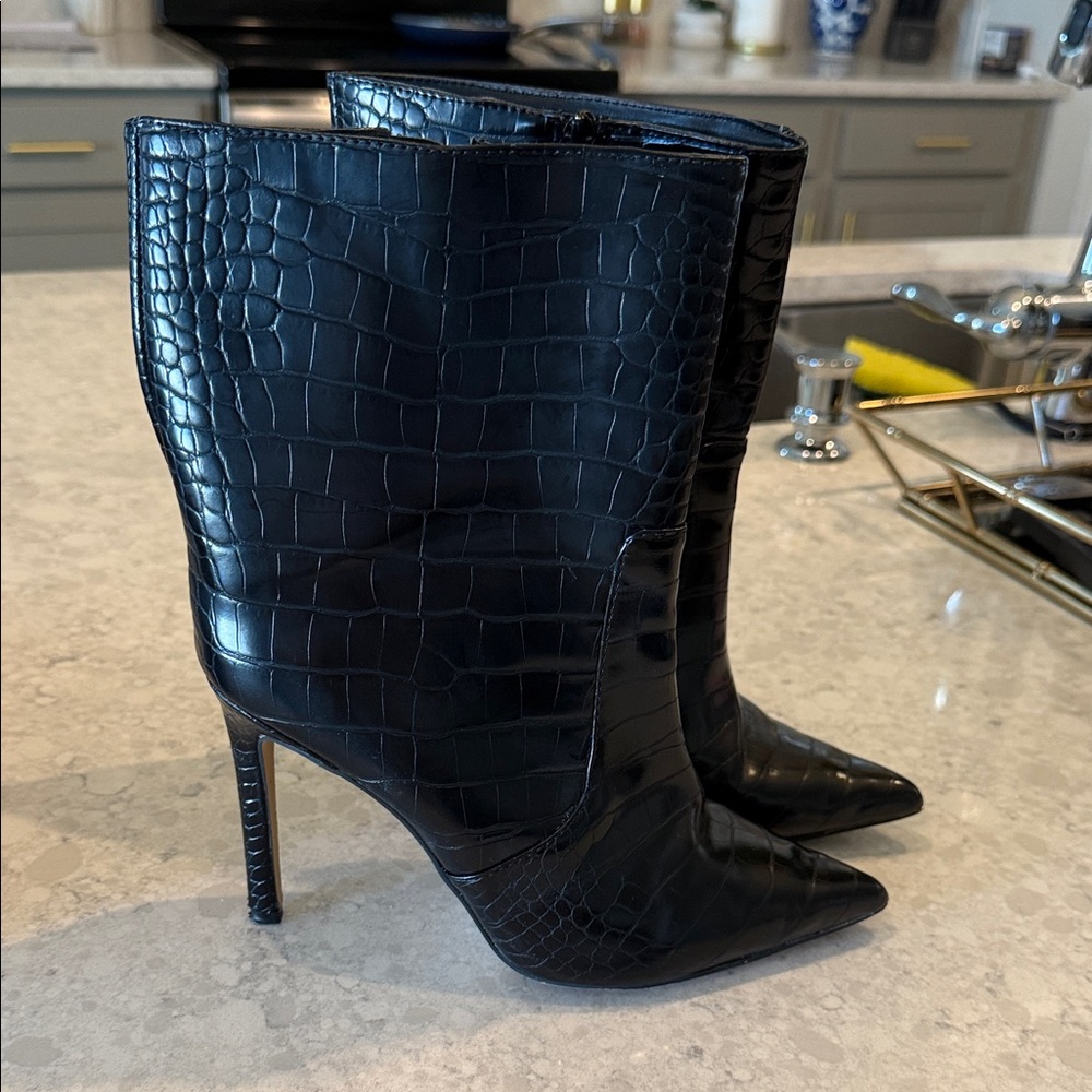 Elegant Express Black Croc-Embossed Heeled Boots